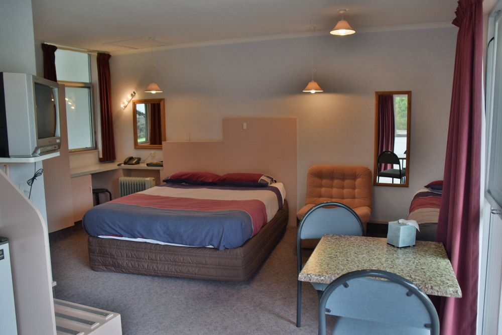 Fiordland National Park Lodge Te Anau Downs Zewnętrze zdjęcie